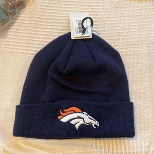 NFL Denver Broncos beanie NWT
navy blue with bronco logo